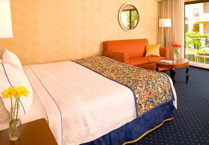 Courtyard By Marriott Bakersfield Hotel Kamer foto